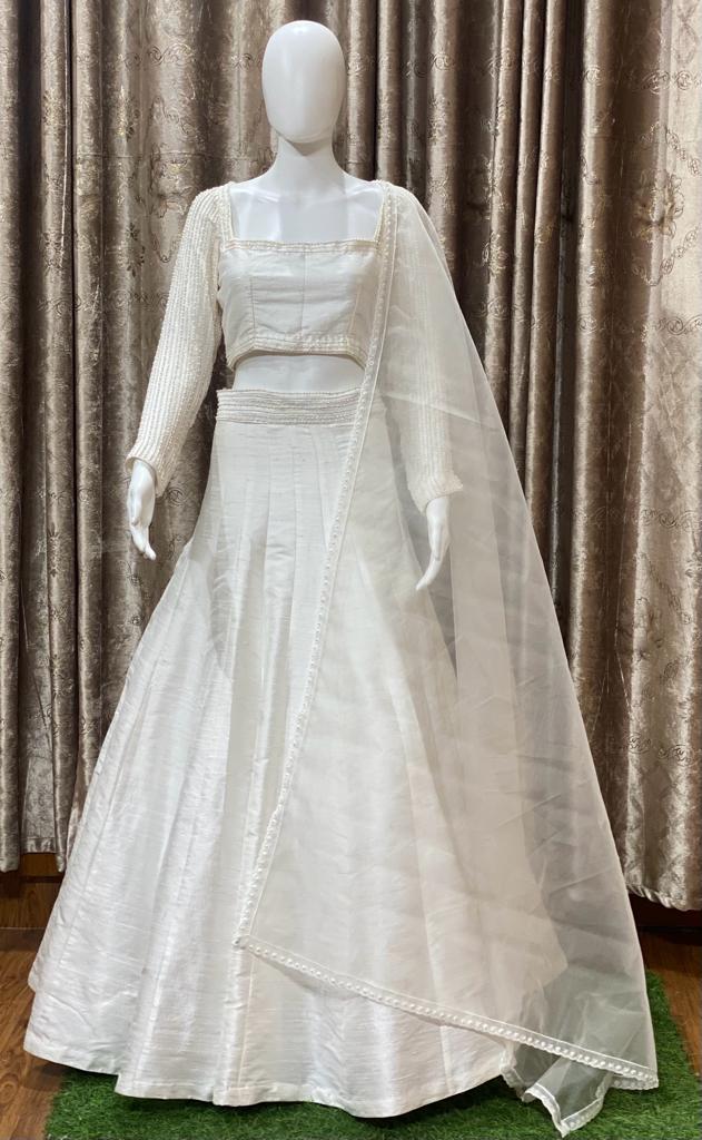Off White Lehenga Choli With Organza Dupatta 1572 Aman Sandhu Boutique