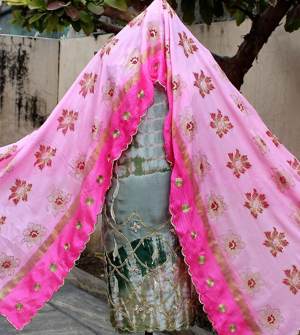 Greay Tie and Dye Full Suit With Pink Dupatta