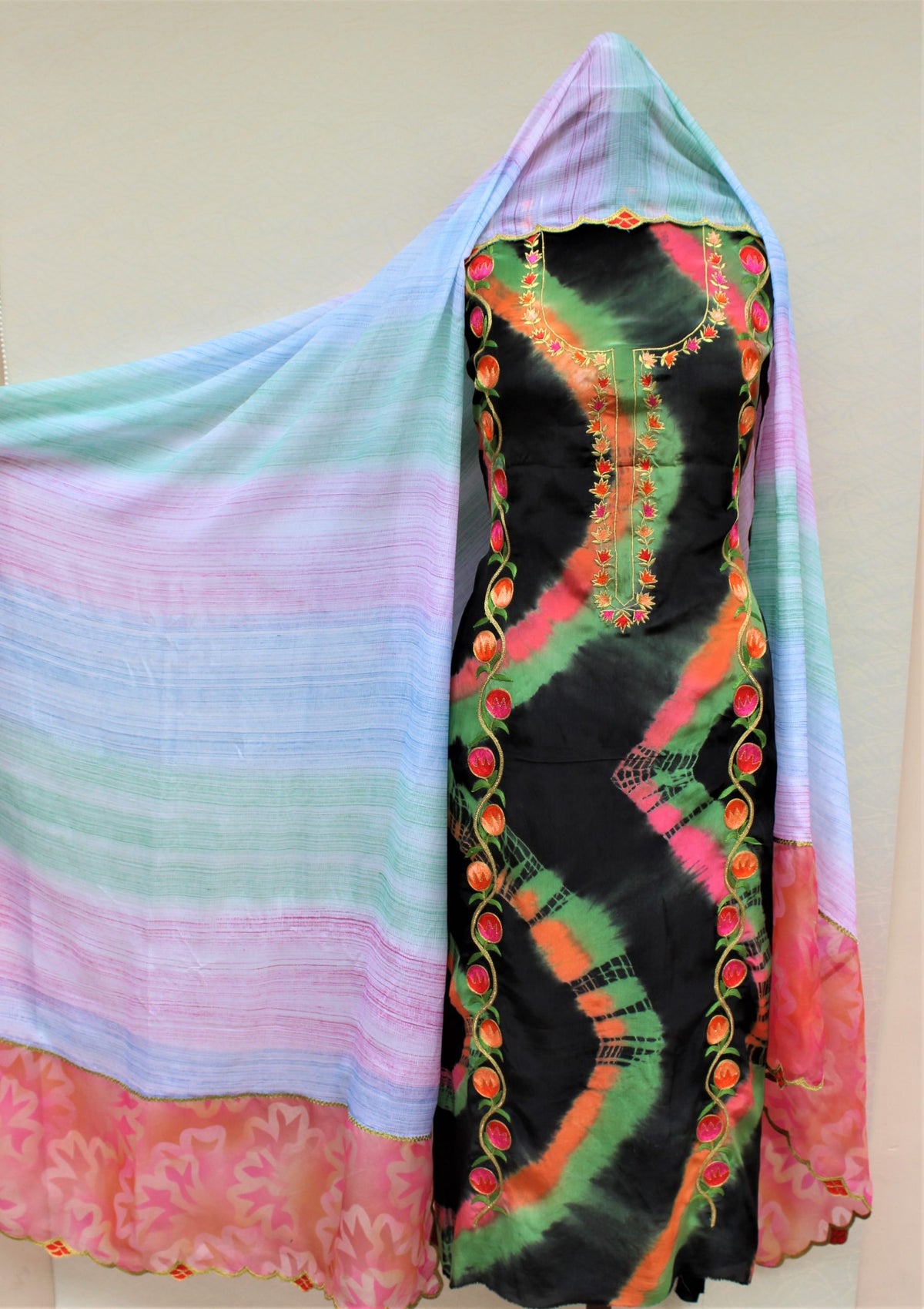 Black Tie and Dye Full Suit With Chinon Chiffon Dupatta