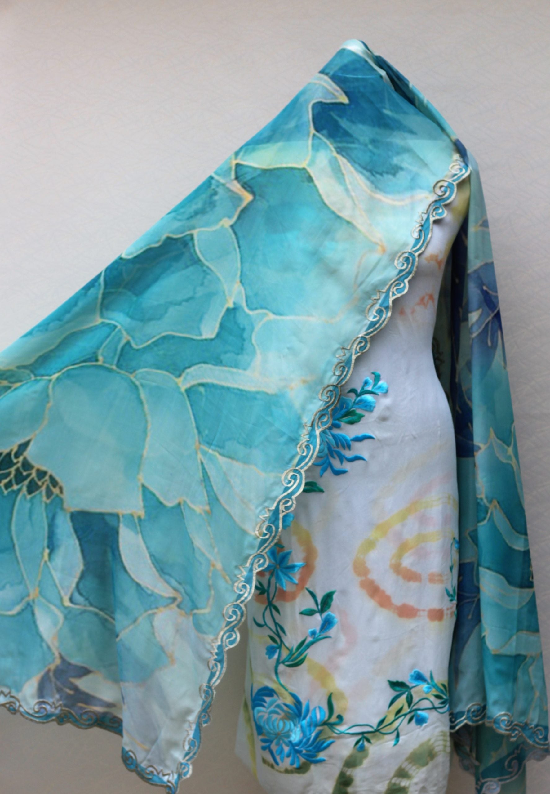 Light Sky Tie Dye Full Suit With Tabbi Silk Printed Dupatta