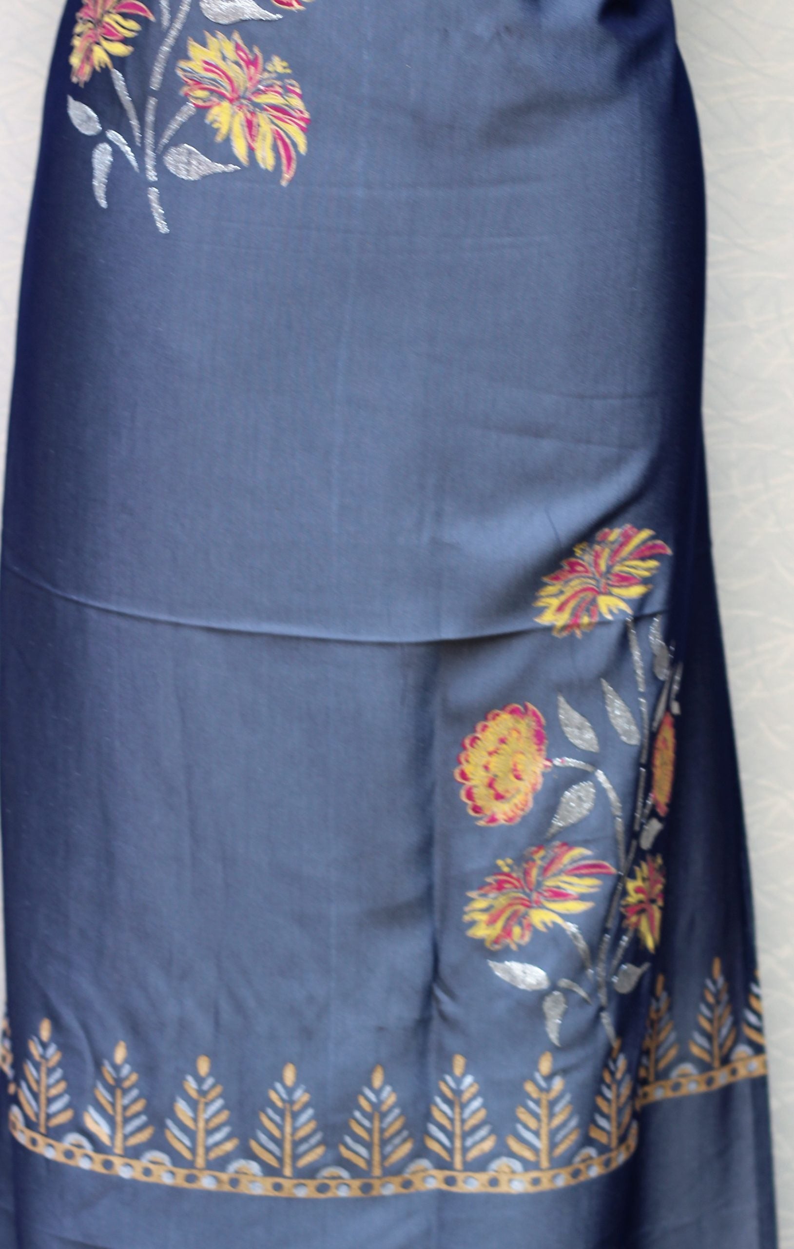 Greay Full Suit With Tabbi Silk Tie Dye Dupatta